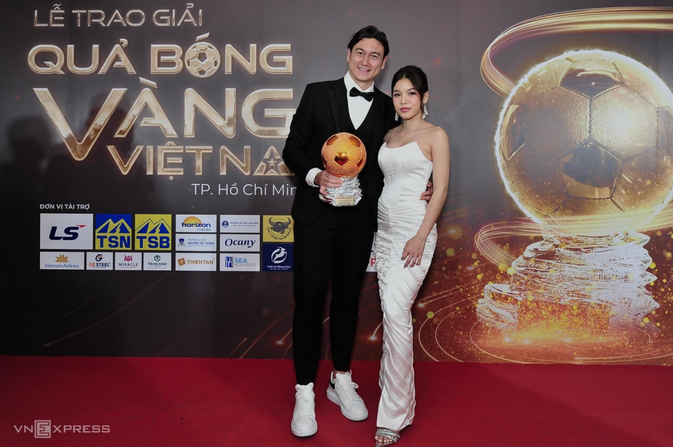 Thủ môn Đặng Văn Lâm sắp kết hôn