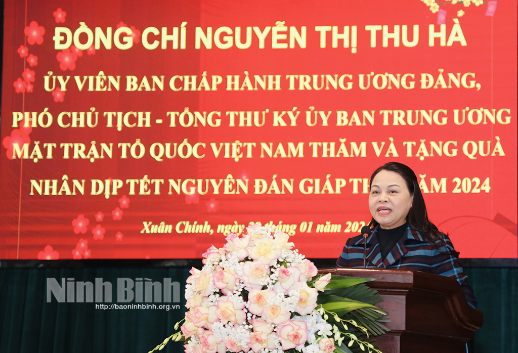 Phó Chủ tịch - Tổng Thư ký Nguyễn Thị Thu Hà thăm, tặng quà Tết tại Ninh Bình