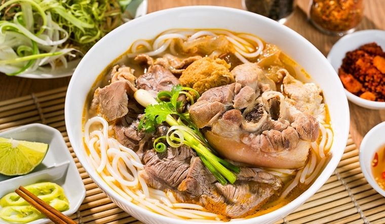 Những người không nên ăn bún vào bữa sáng