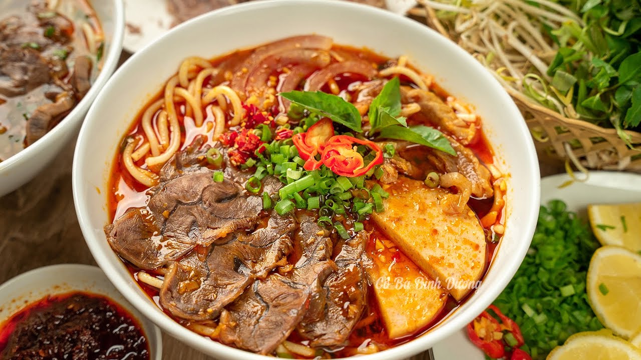 Hướng dẫn nấu bún bò Huế chuẩn vị, đơn giản cực thơm ngon tại nhà