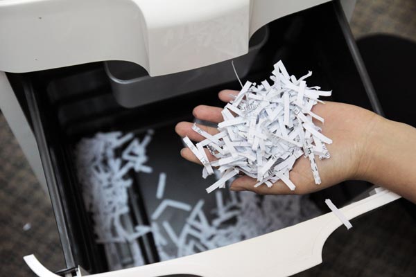 Cách dùng máy xén giấy