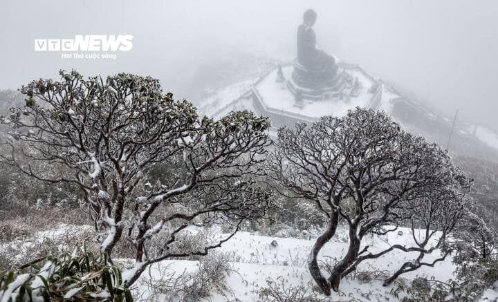 Đêm Noel rét đậm, vùng núi cao có thể xuất hiện băng giá, mưa tuyết