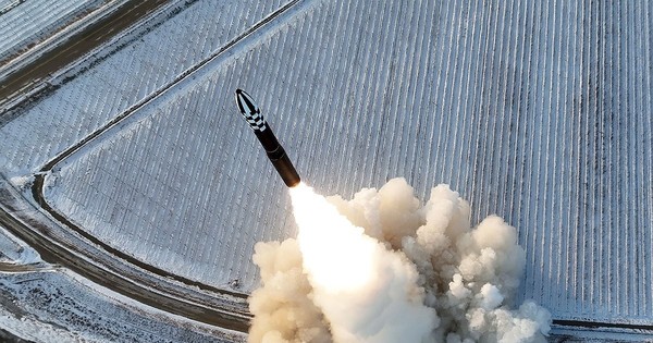 Chủ tịch Triều Tiên tuyên bố không ngần ngại tấn công hạt nhân nếu bị khiêu khích