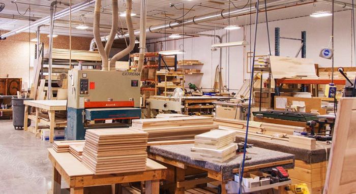 Quy trình chà nhám gỗ trong sản xuất nội thất như thế nào?