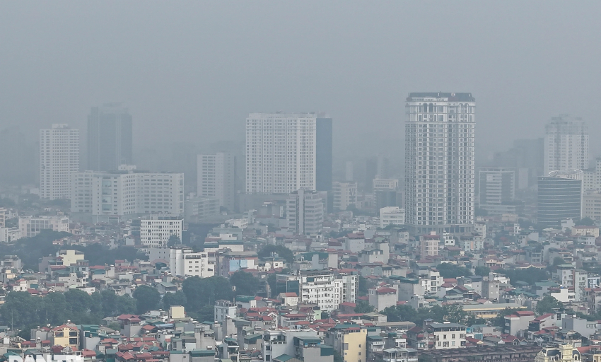 Hà Nội mù mịt giữa ban ngày