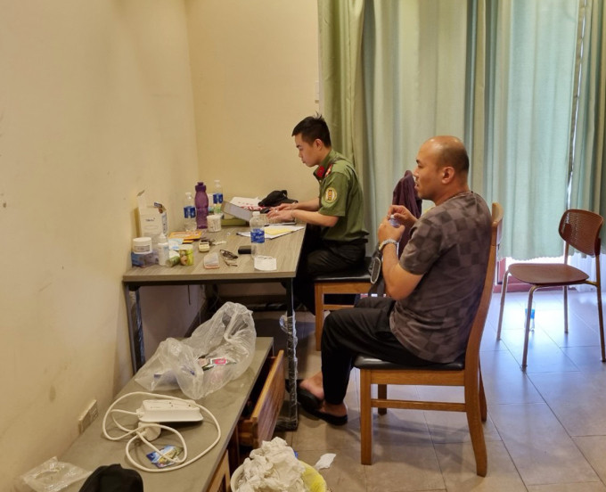 Công an TP.HCM trục xuất 19 người Trung Quốc đến TP.HCM thuê chung cư để lừa đảo qua mạng