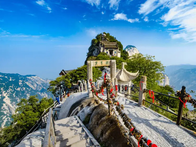 DU LỊCH QUẢNG ĐÔNG TRUNG QUỐC: KHÁM PHÁ SIÊU ĐÔ THỊ LỚN NHẤT THẾ GIỚI