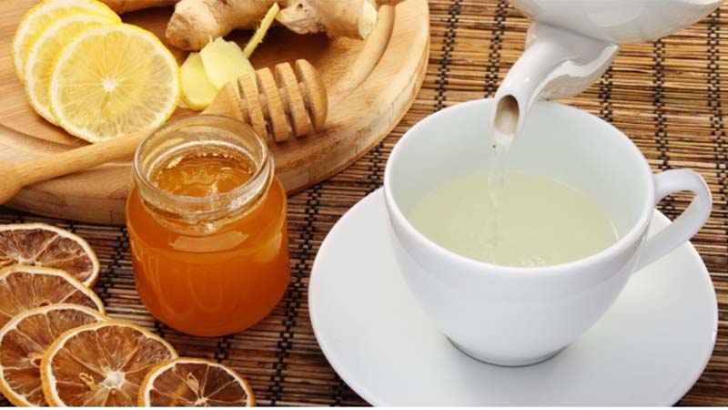 Uống mật ong pha nước ấm buổi sáng rất tốt nhưng cần tránh sai lầm này