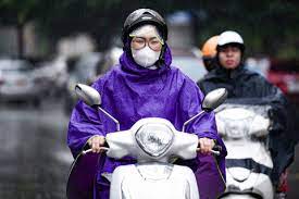 Miền Bắc nắng nóng, Nam Bộ mưa lớn