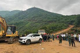 Mưa lớn gây sạt lở ở Hà Tĩnh, 3 công nhân bị vùi lấp và tử vong