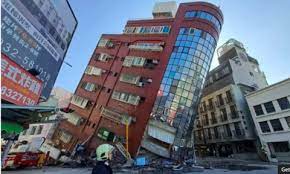 Đài Loan chạy đua cứu hộ hàng trăm người còn mắc kẹt sau động đất mạnh
