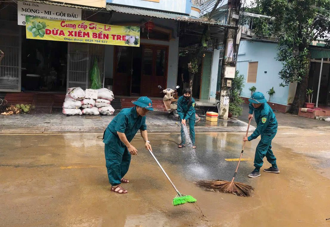 Trận lũ đi qua, tình người ở lại