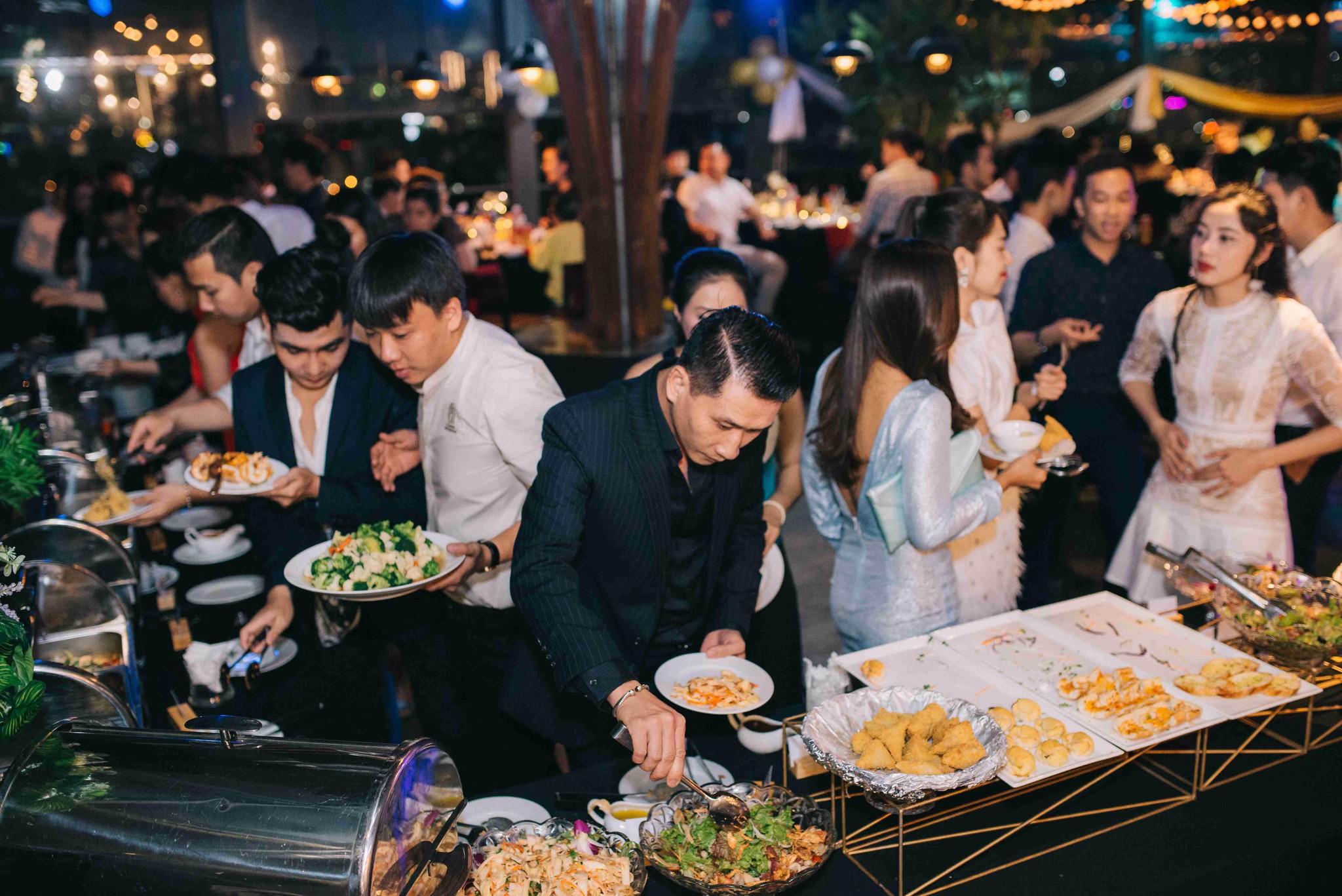 TIỆC BUFFET & TIỆC TEABREAK – GIẢI PHÁP LINH HOẠT, SANG TRỌNG CHO MỌI SỰ KIỆN