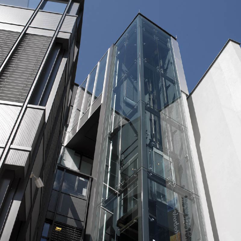 Thang máy kính ngoài trời - Tiết kiệm không gian, tăng giá trị cho ngôi nhà