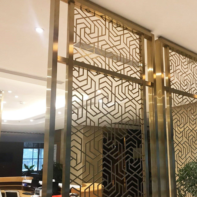 Vách CNC inox mạ vàng - Làm mới không gian nội thất với chi phí hợp lý