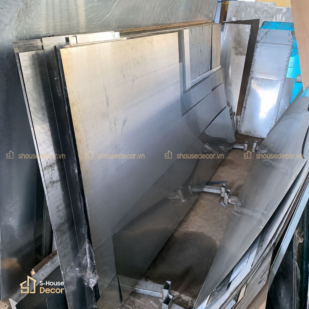 Gia công ốp inox thang máy trực tiếp tại xưởng