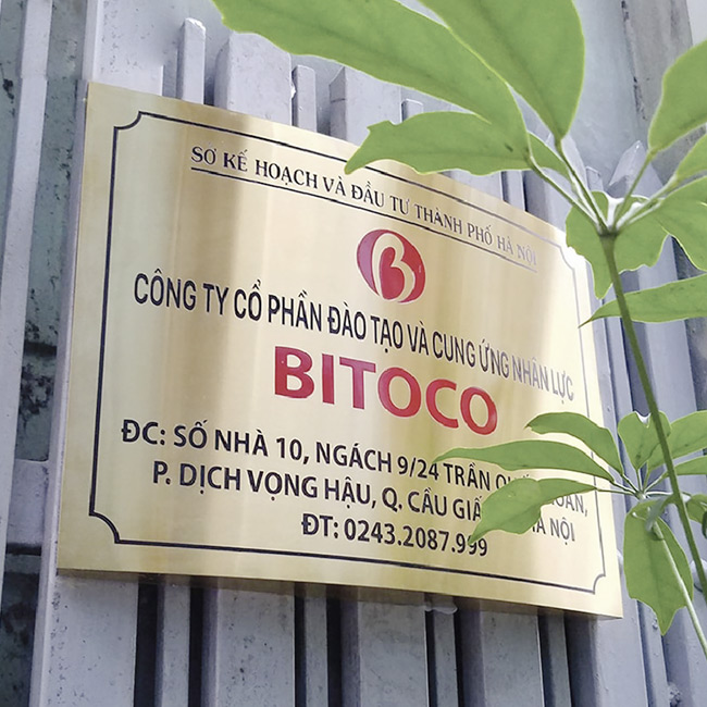 Mẫu 5 - Biển công ty Bitoco inox vàng