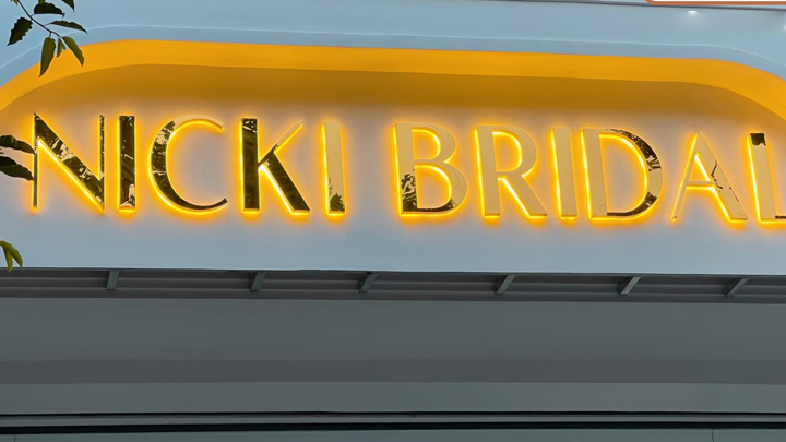 Mẫu 5 - Biển quảng cáo Nicki Bridal inox 