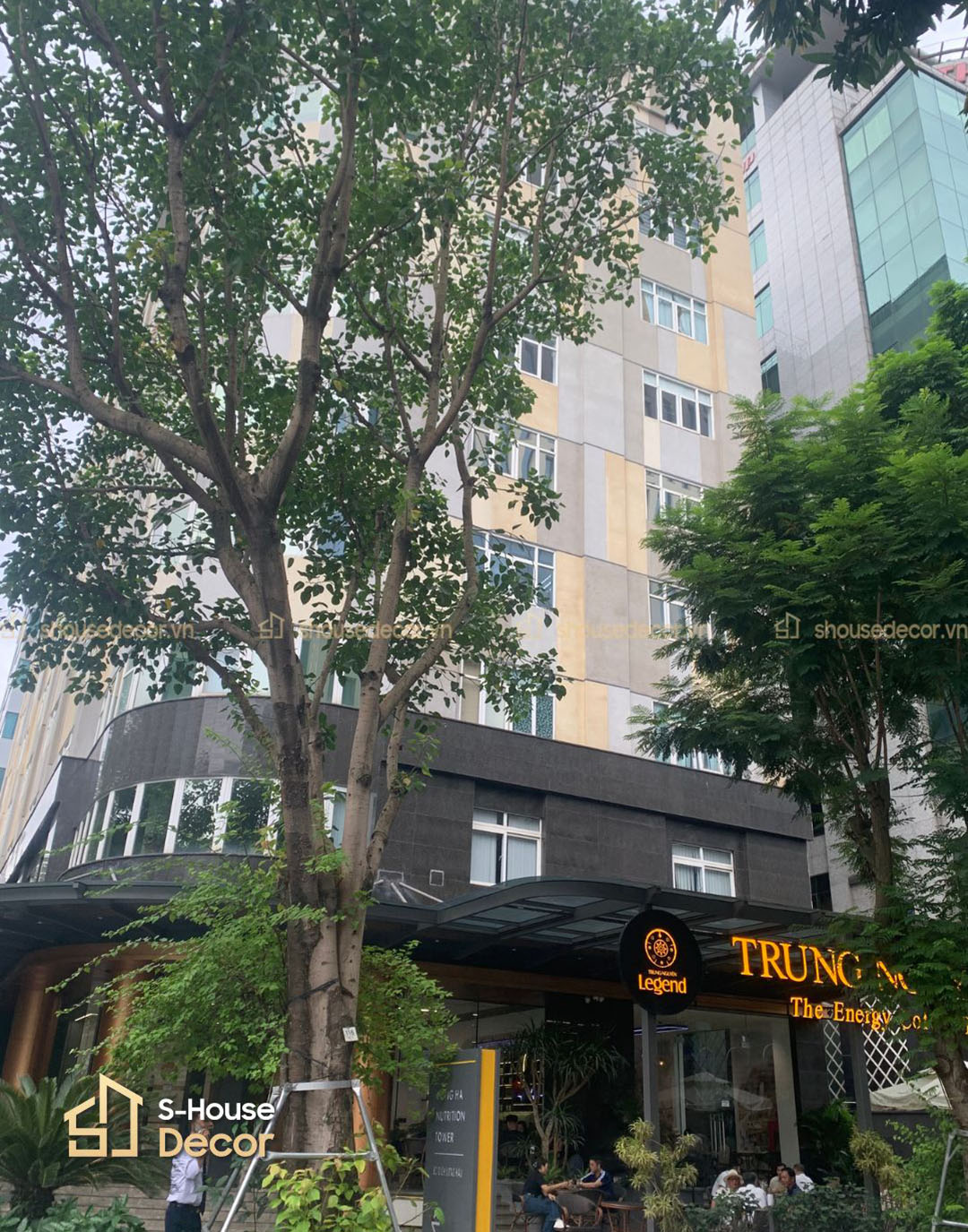Dự án trang trí inox thang máy hiện đại tại HHN, Cầu Giấy