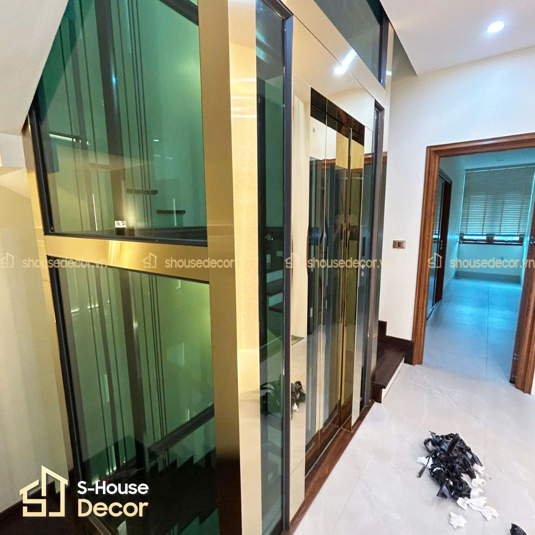 Ốp inox khung thép thang máy tăng giá trị thẩm mỹ cho khu vực thang máy