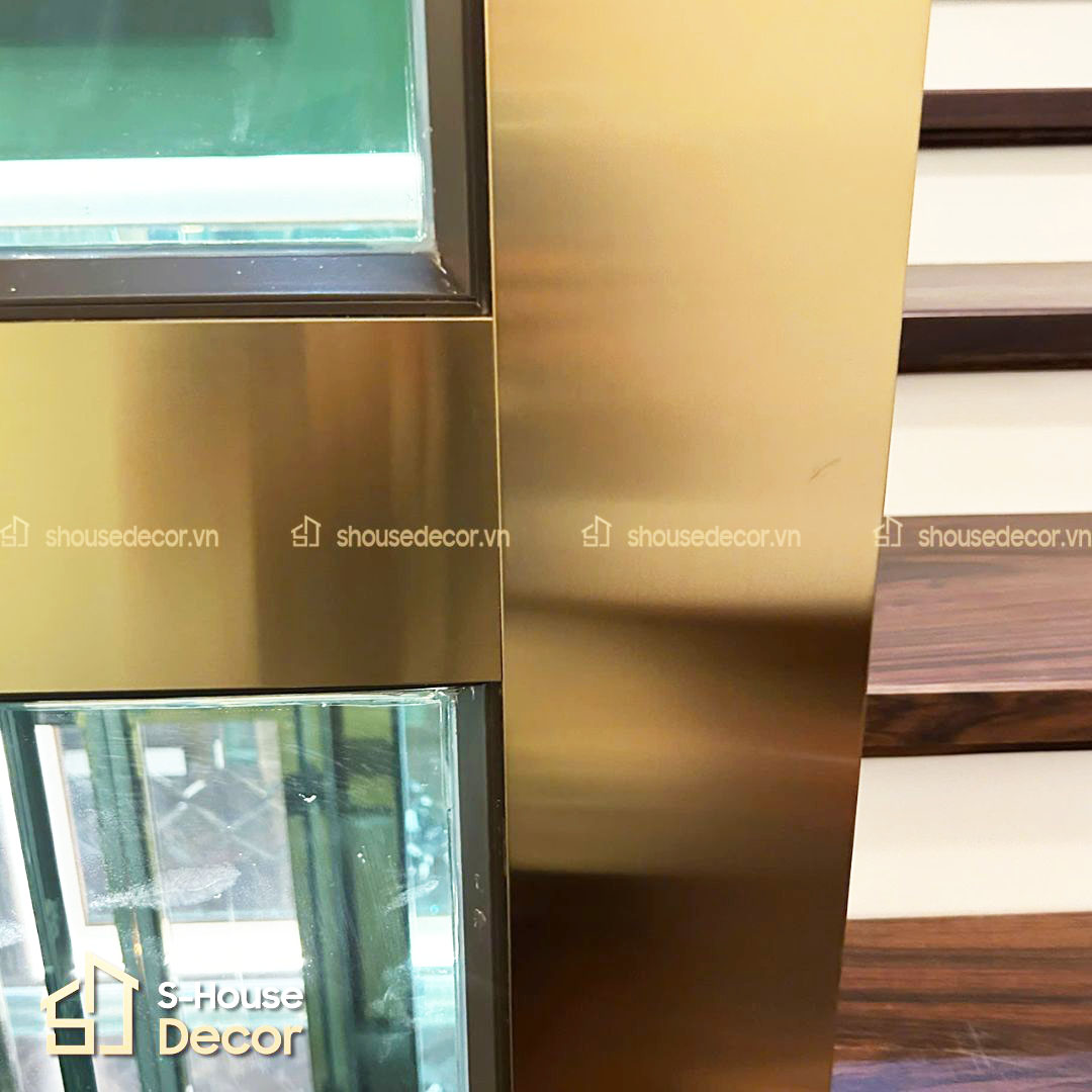 Vật liệu sử dụng inox 304 gương vàng dày 1.0mm