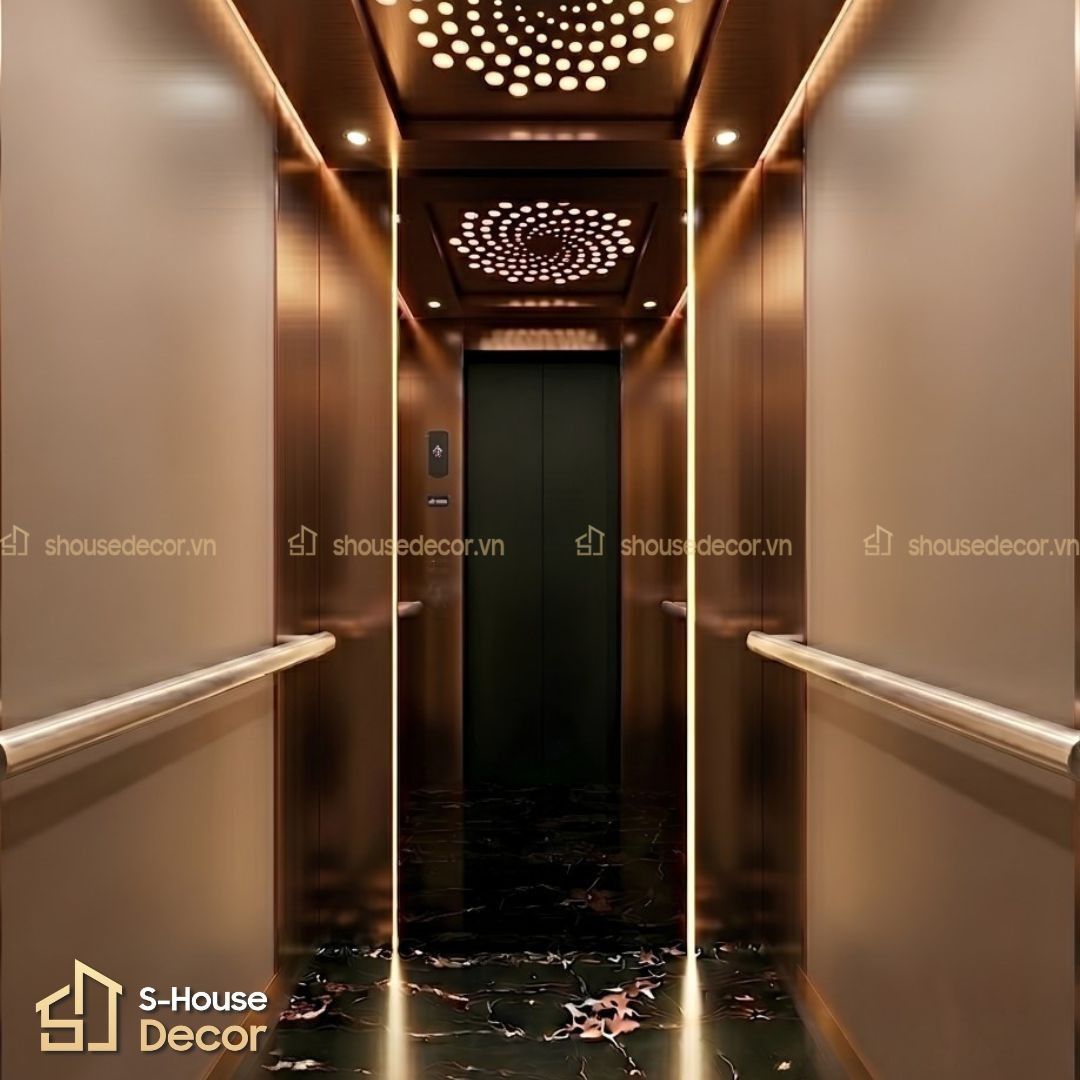 gia-cong-cabin-thang-may-xuoc-dong-inox-trang-guong-laminate-nau-cafe