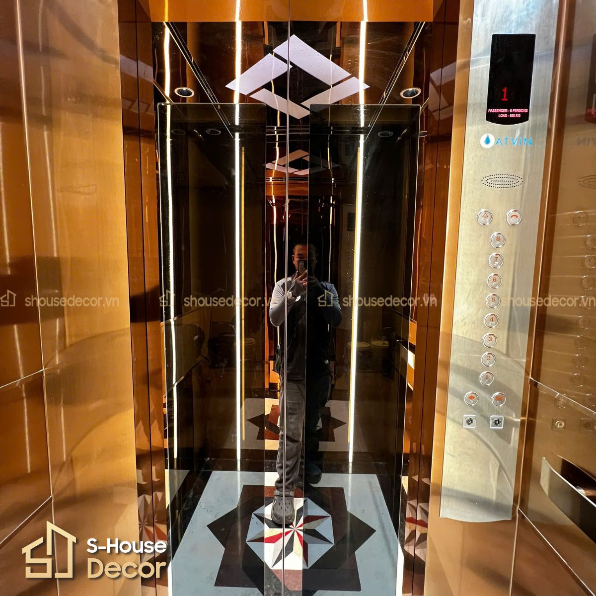 Trang trí cabin thang máy bằng inox mạ PVD màu vàng hồng