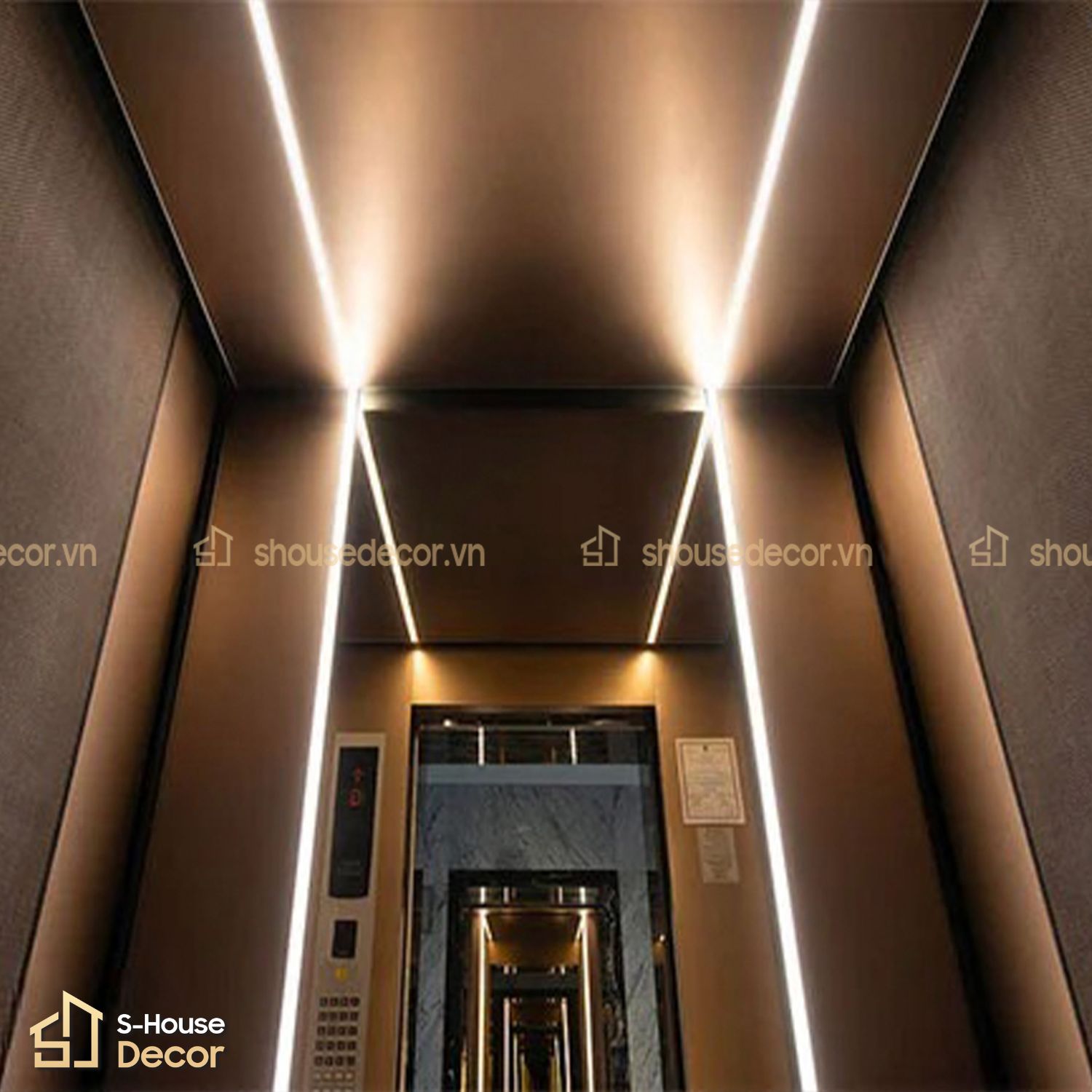 trang trí nội thất cabin thang máy màu vàng đồng tại S-House Decor