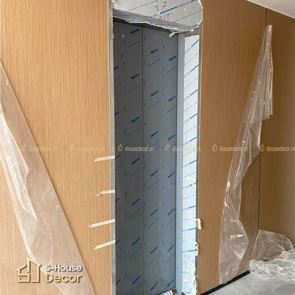 Thi công ốp inox thang máy trực tiếp tại công trình