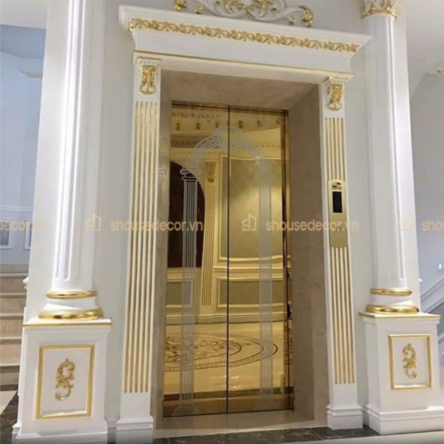 Mẫu cửa thang máy ốp inox Vàng Gương thang xây tại S-House Decor