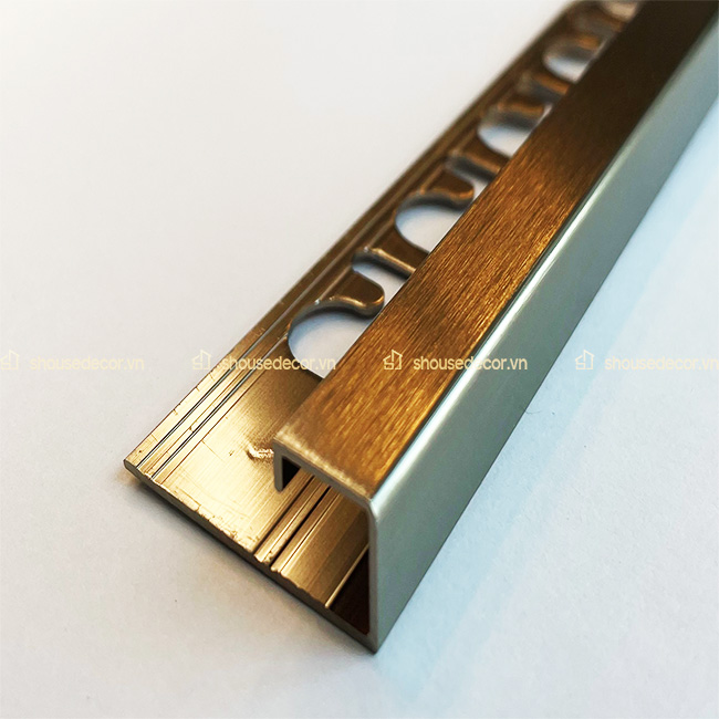 Thiết kế của nẹp C inox và sự khác biệt so với các loại nẹp khác