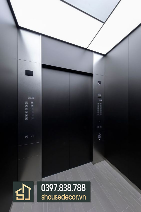 Ốp inox bóng giúp mở rộng không gian cabin