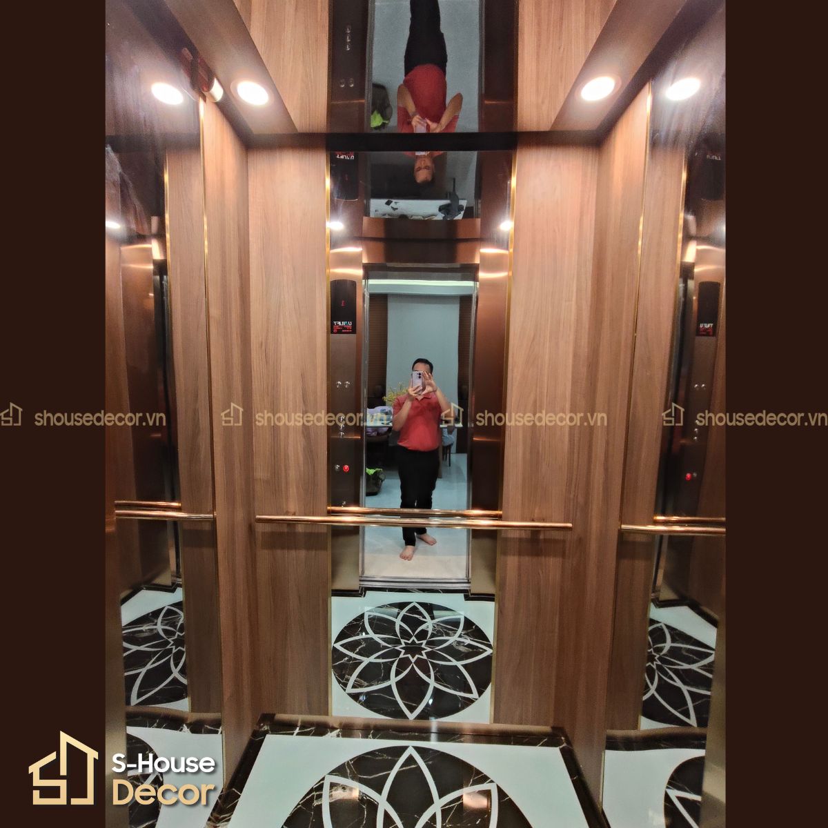 Thi công ốp inox thang máy kết hợp với gỗ tại S-House Decor