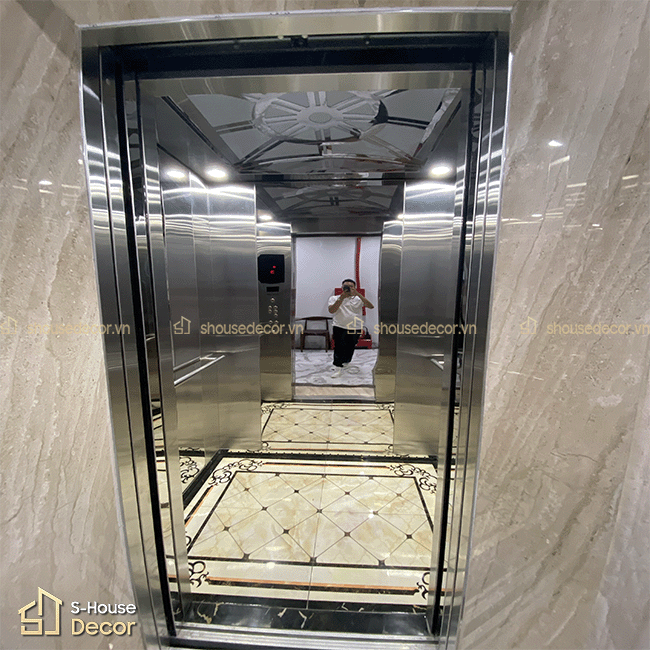 Tổng thể khu vực trang trí thang máy tại Hoàng Gia Hotel – Hạ Long do S-House Decor thi công