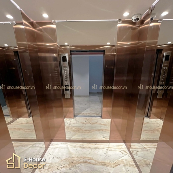 Cabin thang máy gia đình với inox 304 xước vàng hồng