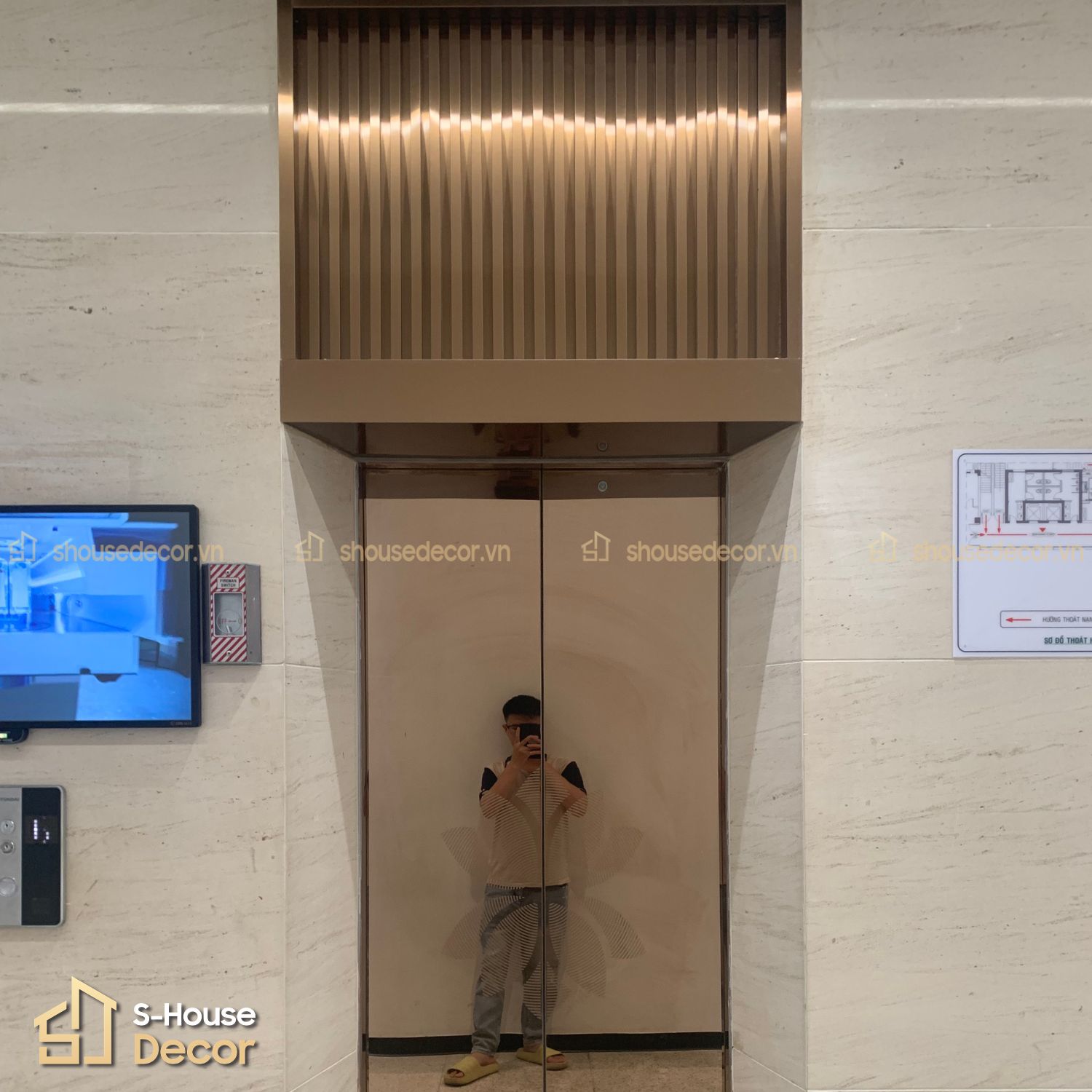 Tổng thể sản phẩm Trang trí inox thang máy tại S-House Decor