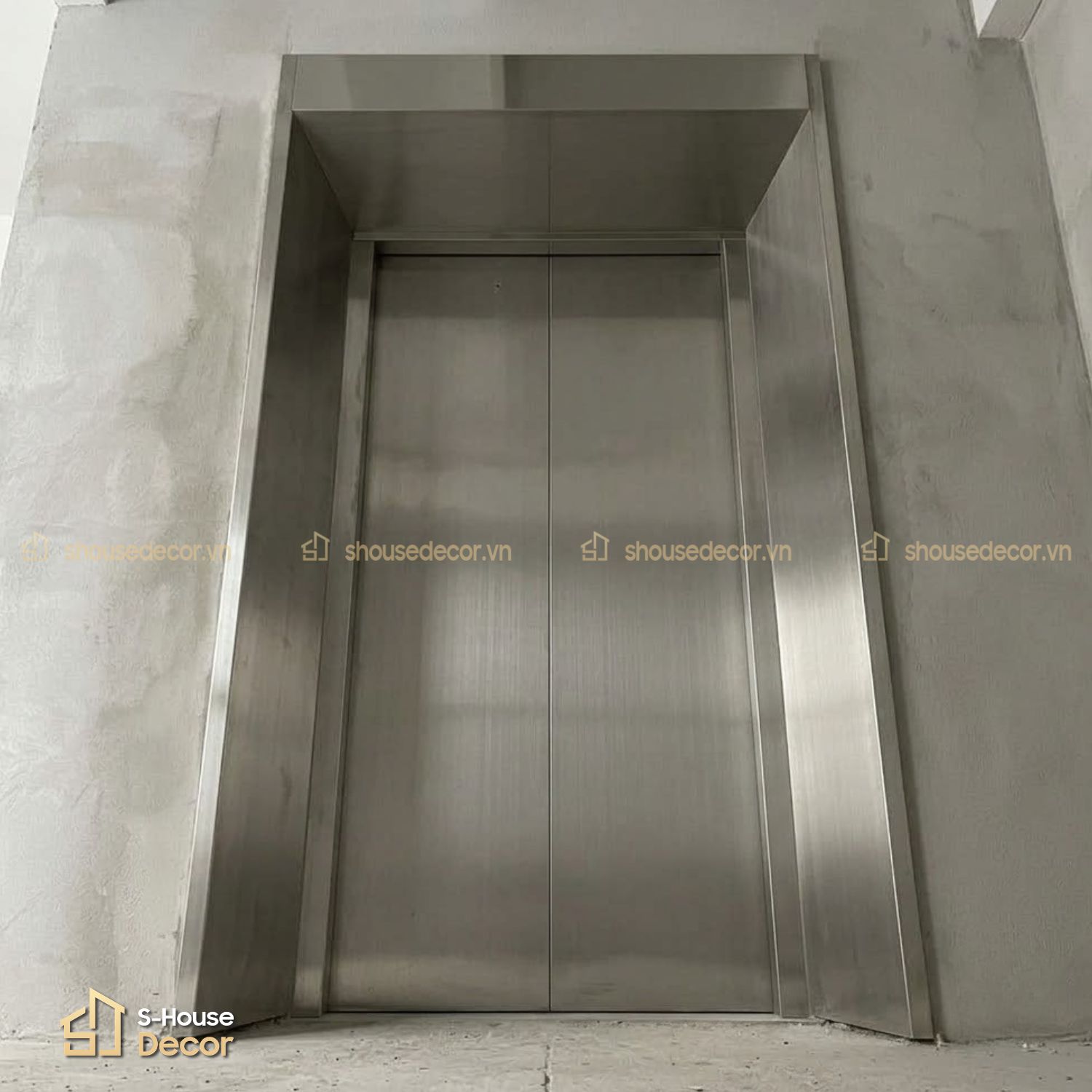 Công trình Ốp inox khung bao bản rộng hạng mục Trang trí inox thang máy tại S-House Decor