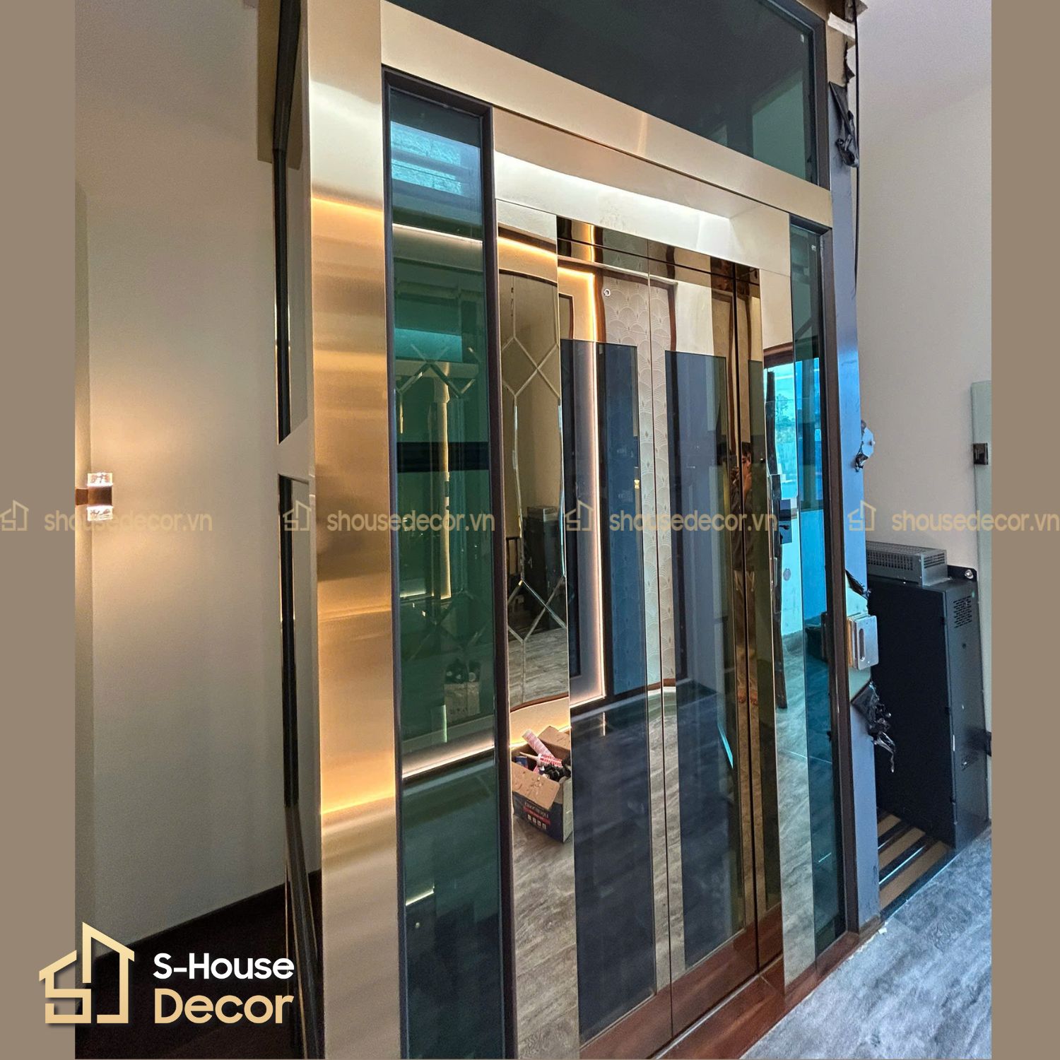 Toàn cảnh hạng mục thi công Ốp inox khung thép thang máy
