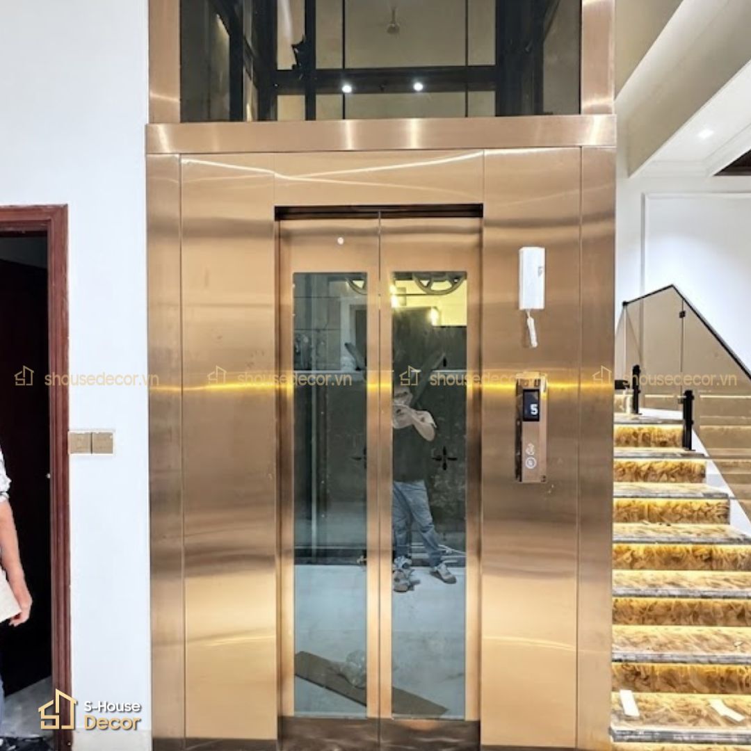 Hoàn thiện dự án trang trí ốp inox khung thép thang máy