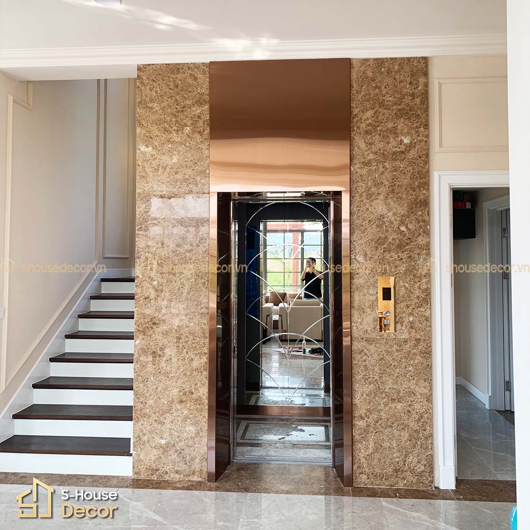 Chất liệu Laminate vân vải mang đến cảm giác ấm cúng, hiện đại cho thang máy