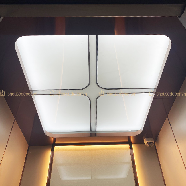 TTTM Chợ Mơ sử dụng tấm ốp inox hồng đồng trong thiết kế