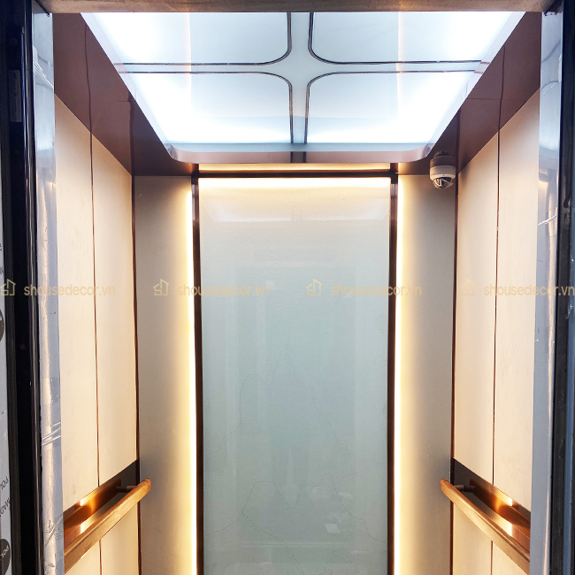 Sử dụng ốp inox hồng đồng cho thang máy tại dự án TTTM Chợ Mơ