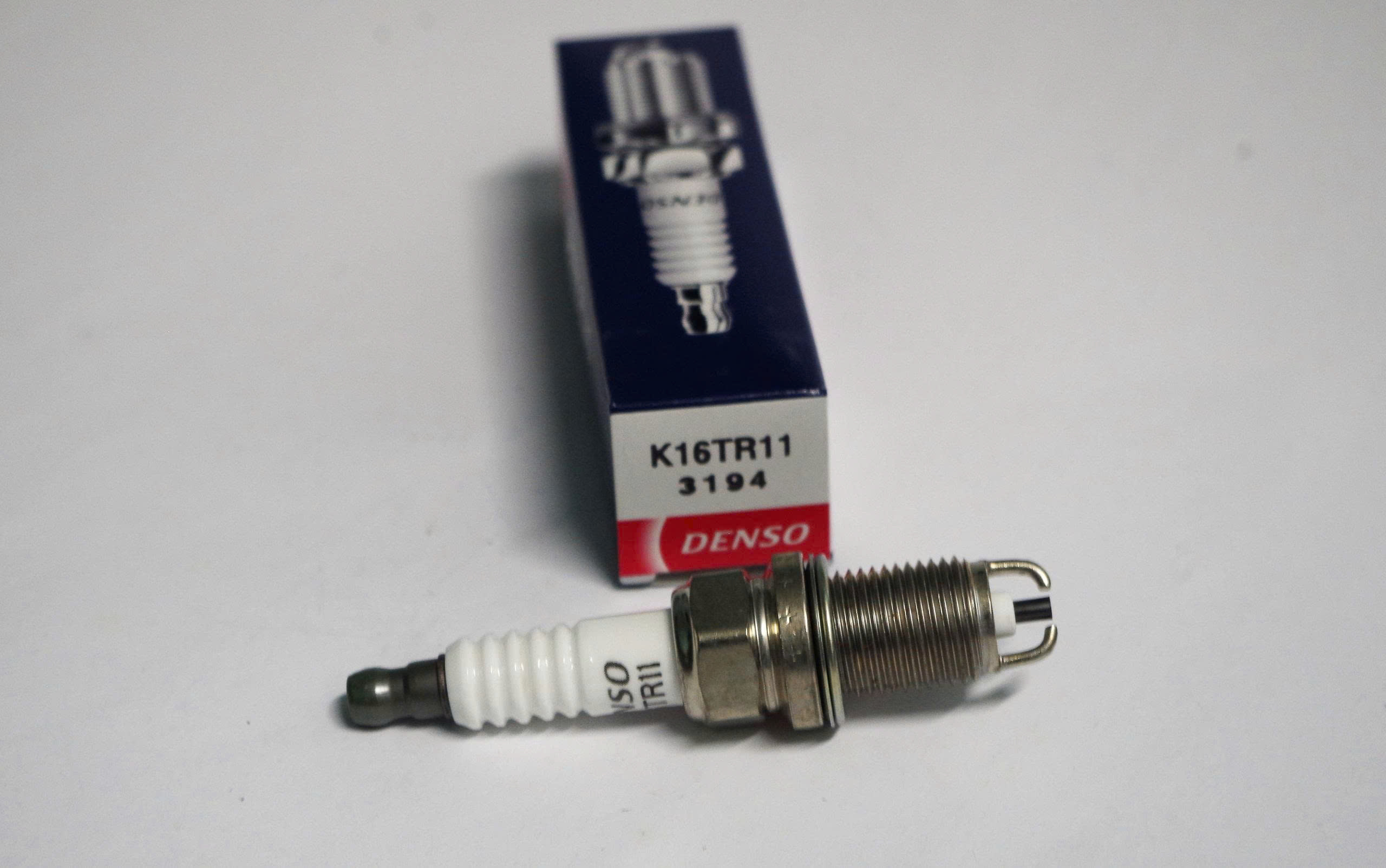 Bugi Chevrolet Captiva (2006-2011); Optra (2003-2007) giắc 16 chân ngắn 2 chấu chính hãng Denso (K16TR11)