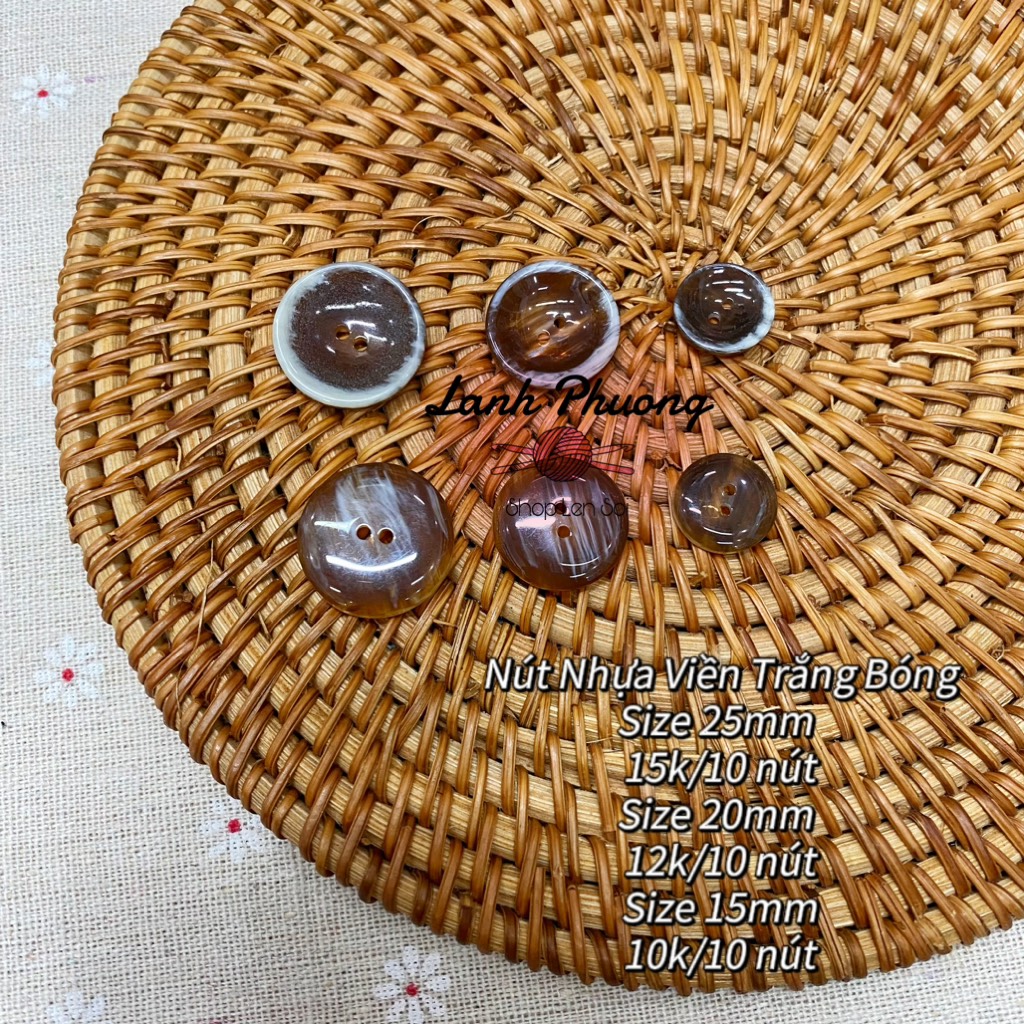 Nút Nhựa Viền Trắng Bóng (1 cái)