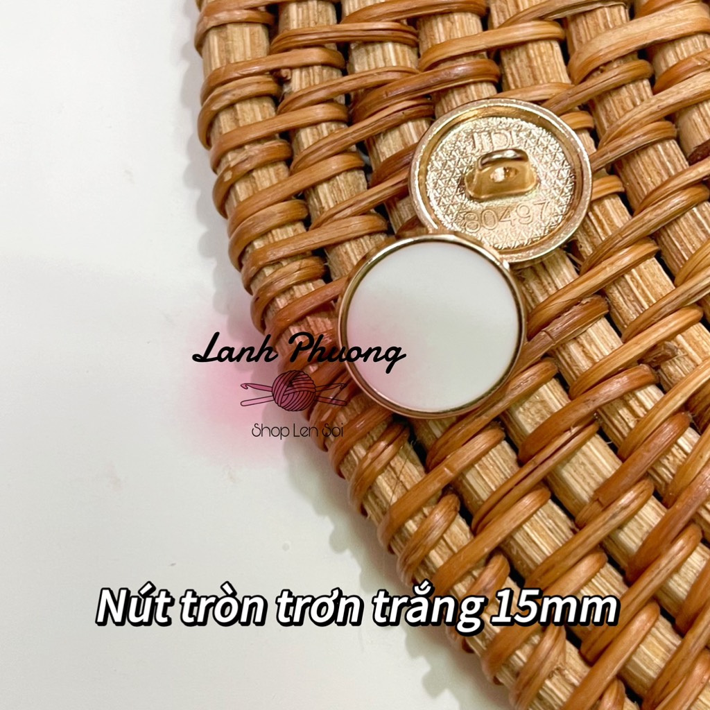 Nút Kiểu Tròn Trắng Trơn