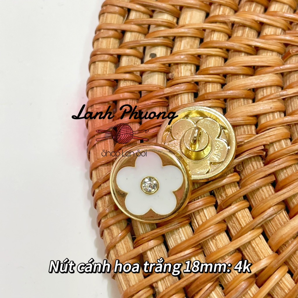 Nút Kiểu Cánh Hoa 18mm