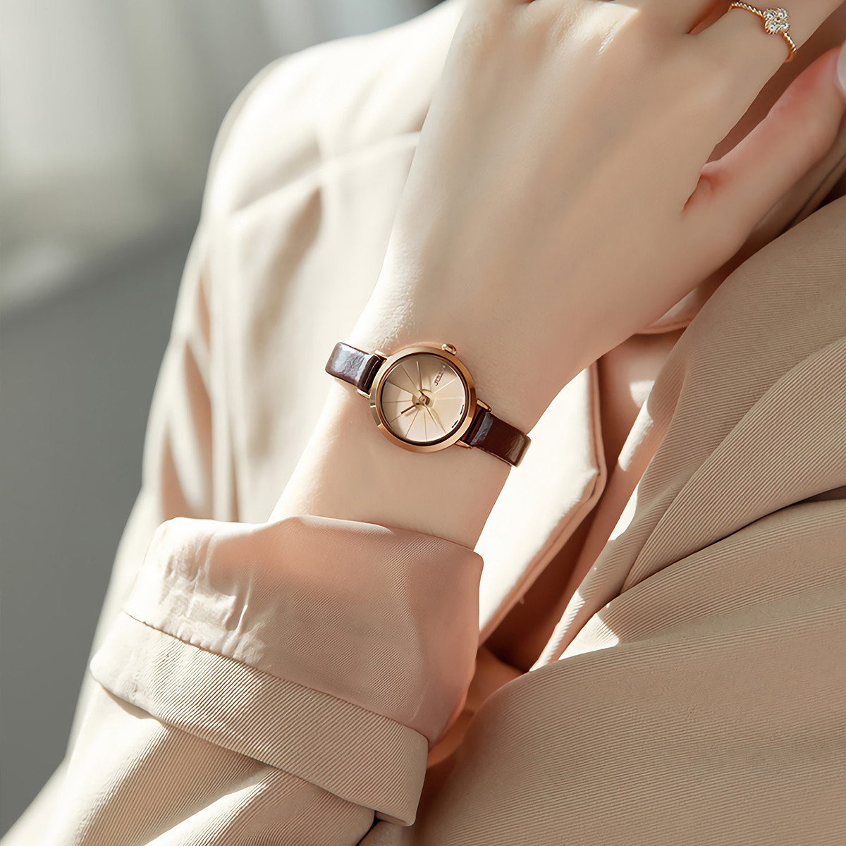 Combo Quà Tặng Đồng Hồ Nữ JA-979E Kèm Dây Mesh + Lắc Tay JSB078