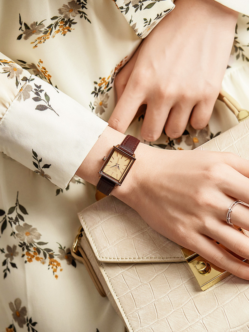 Combo Đồng Hồ Nữ Julius Hàn Quốc Dây Da JA-787E + Vòng Tay Julius JSB078