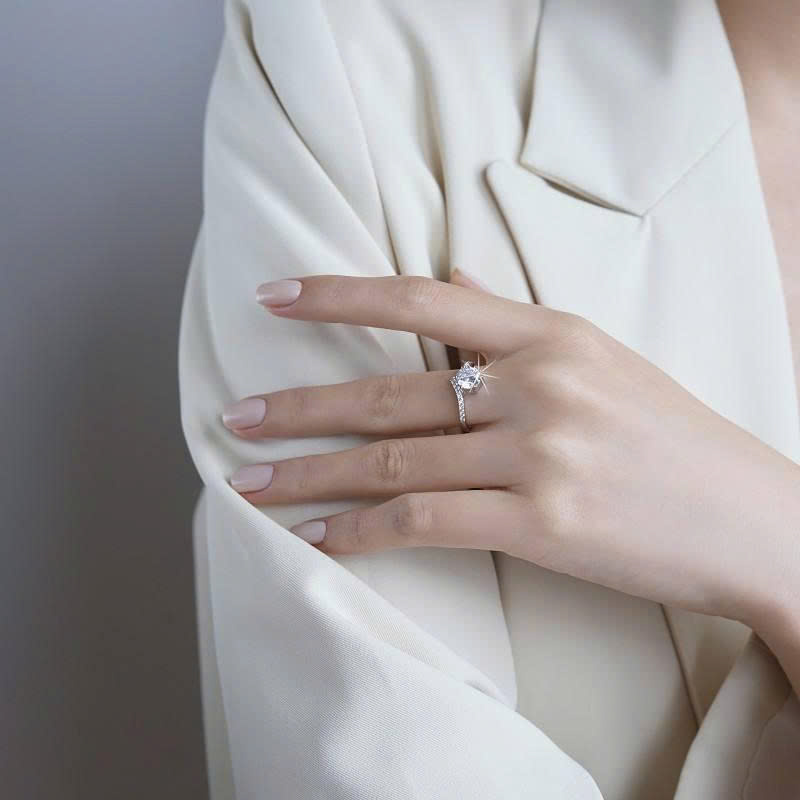 Combo Đồng Hồ Nữ JS-022A + Nhẫn Moissanite ES290AS