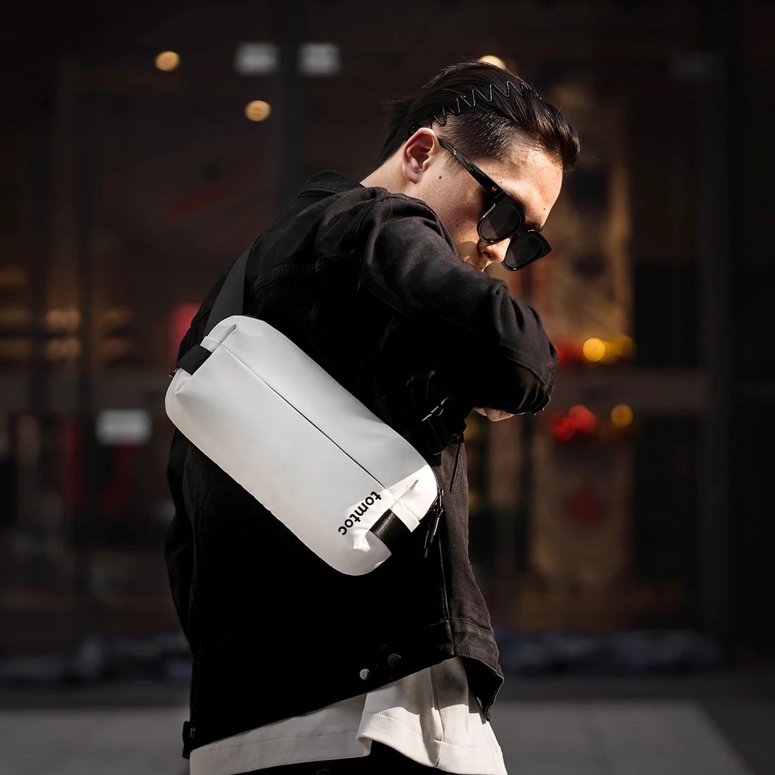 Túi Đeo Chéo TOMTOC Lightweight Codura Sling Bag H02-A04W01 White